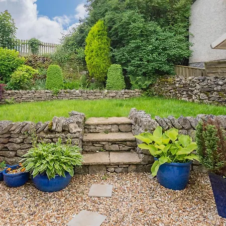 Macallan - Spacious House With Roof Terrace *